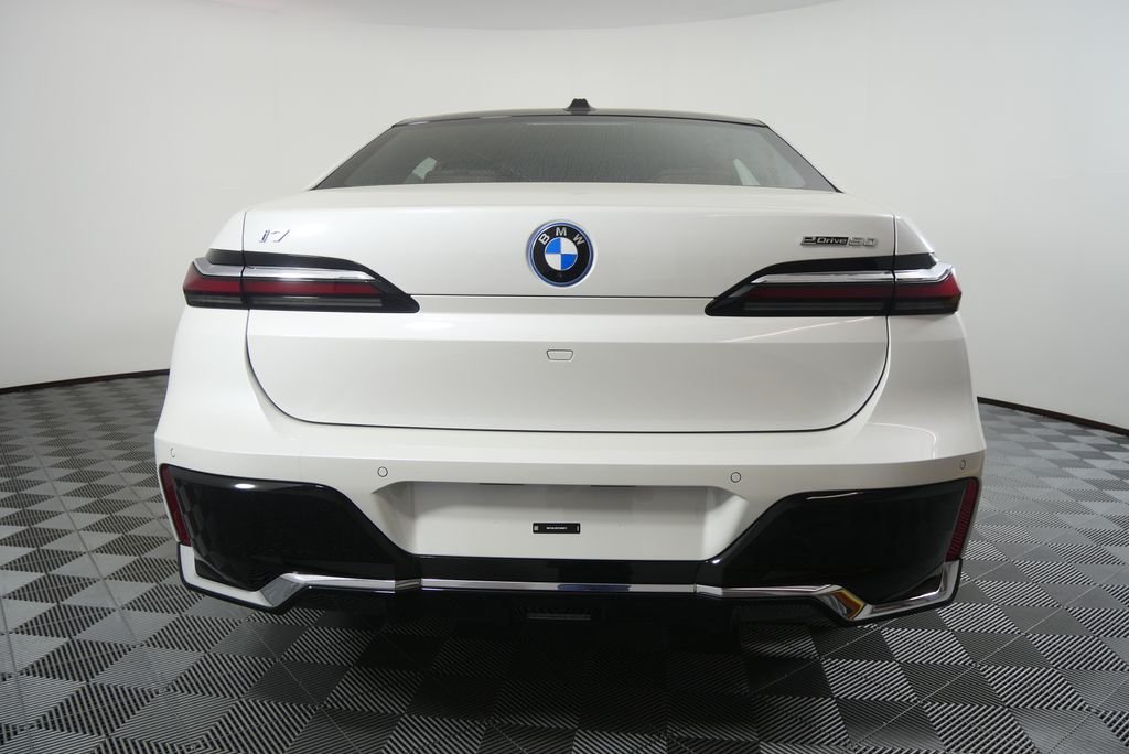 New 2026 Mineral White Metallic BMW eDrive50 image 4