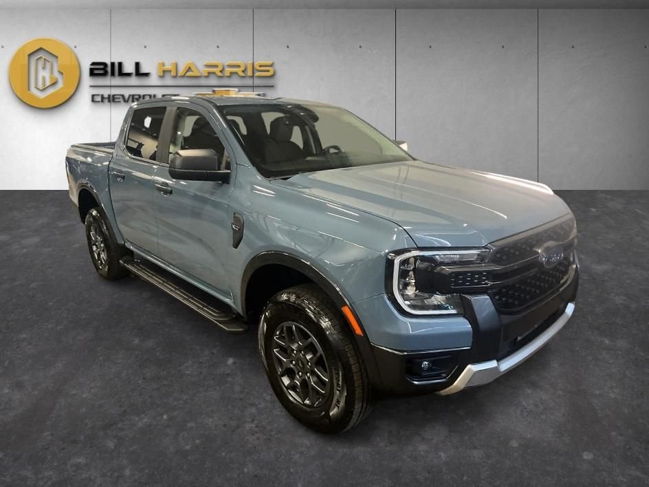 Used 2024 Gray Ford XLT image 10