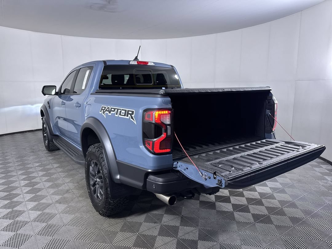 Used 2024  Ford Raptor image 25