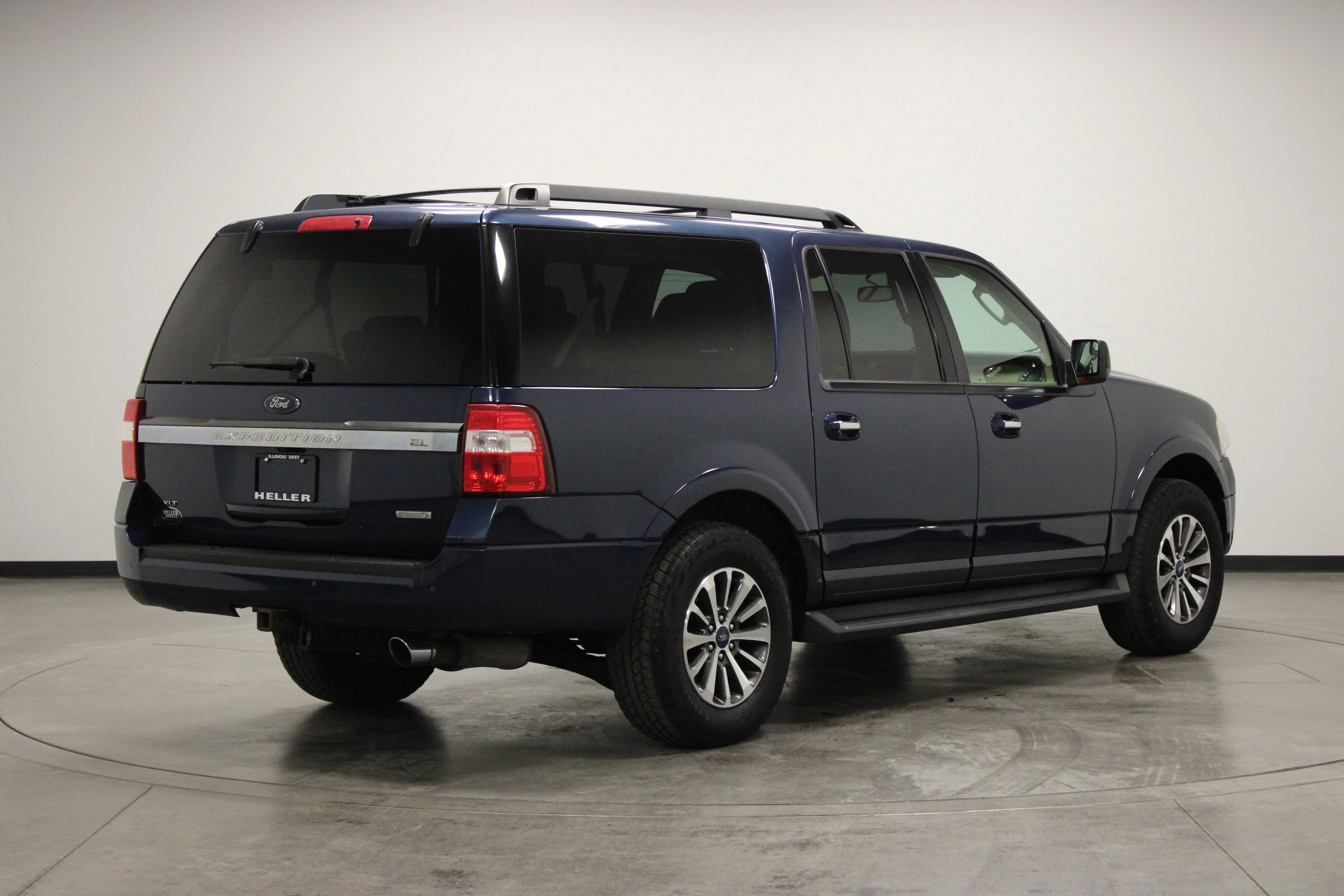 Used 2017 Blue Ford XLT image 8