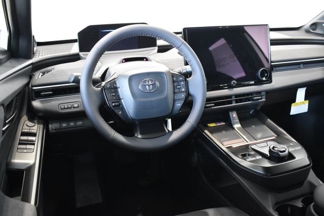 New 2026 Wind Chill Pearl <sup>1</sup> Toyota  XSE image 6