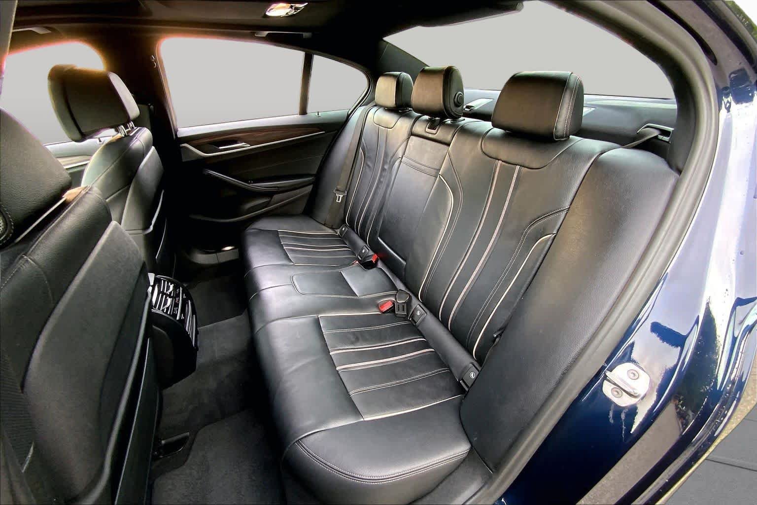 Used 2017 Bluestone Metallic BMW 540i xDrive image 21