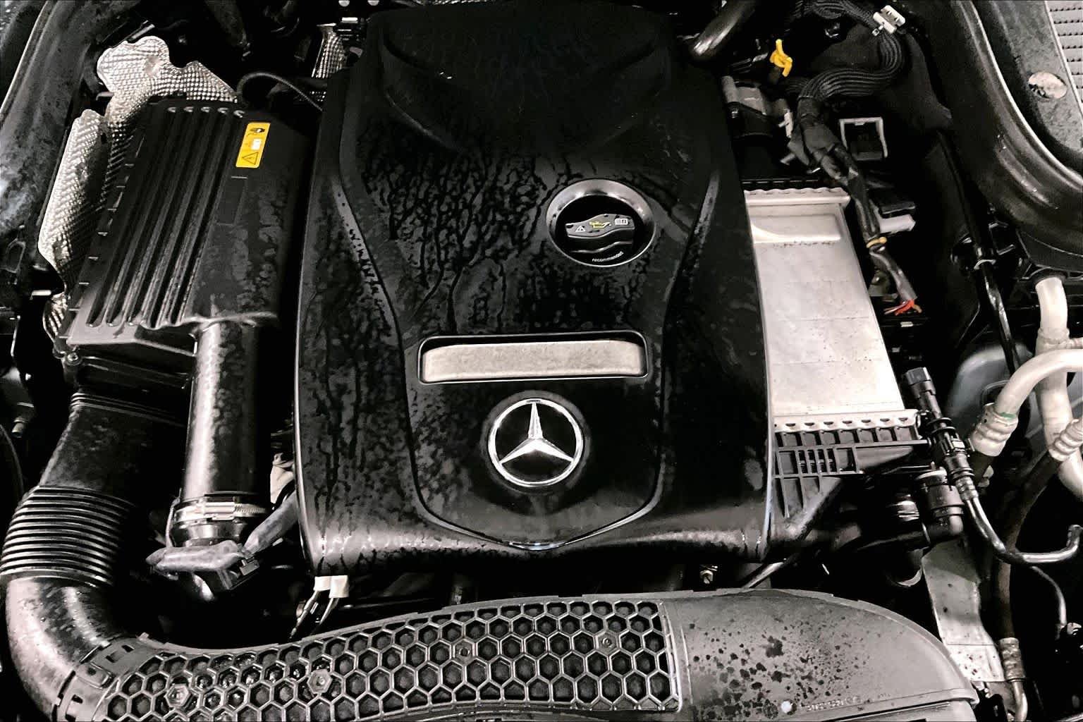 Used 2018 Diamond Silver Metallic Mercedes-Benz GLC 300 image 31
