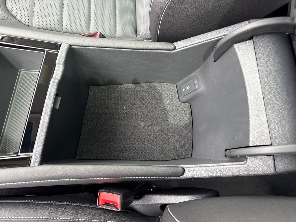 New 2026 Deep Black Pearl Volkswagen 2.0T SEL image 18