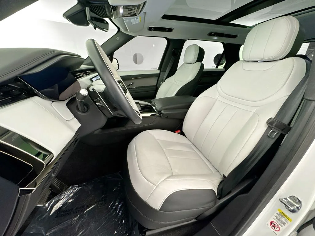 Certified Used 2025 White Land Rover Dynamic SE image 21