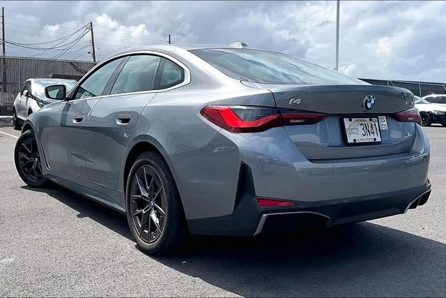 Used 2023 Skyscraper Grey Metallic BMW eDrive40 image 4
