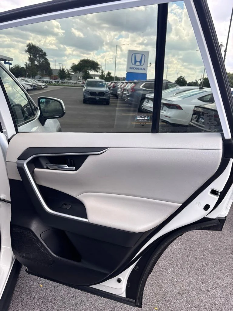 Used 2022 White Toyota XLE image 12