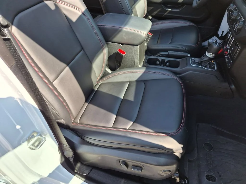 Used 2024 White Jeep Rubicon image 29