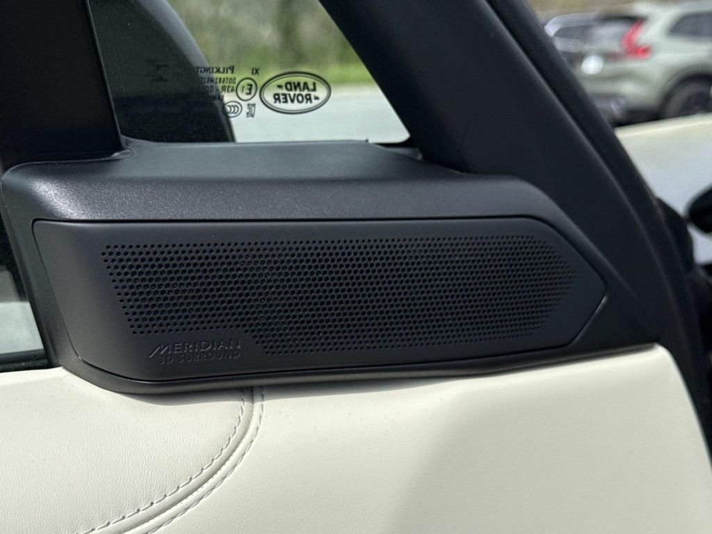 New 2026 Varesine Blue Land Rover SE 7 Seats image 21