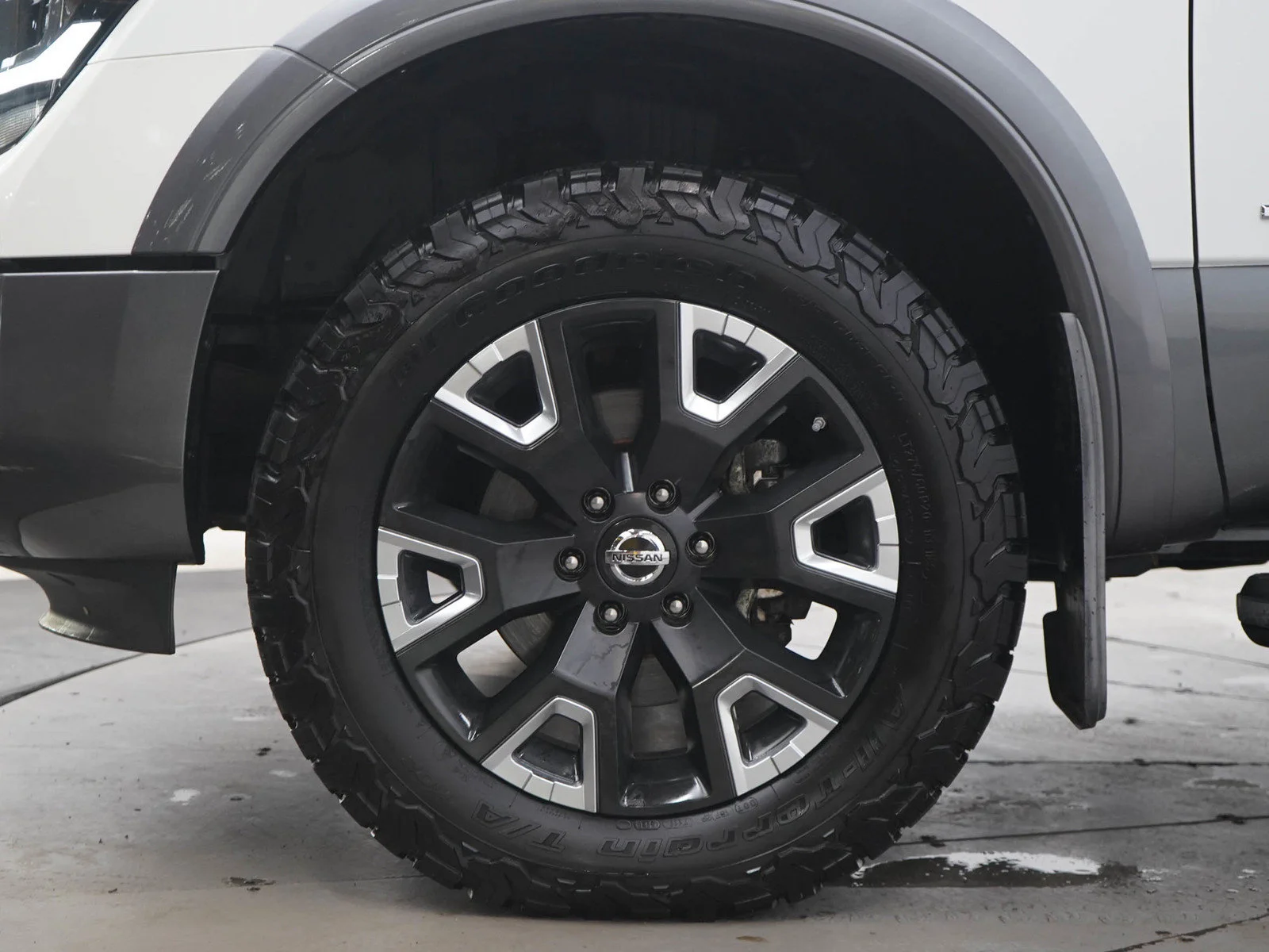 Used 2021 Pearl White Metallic Nissan Platinum Reserve image 29