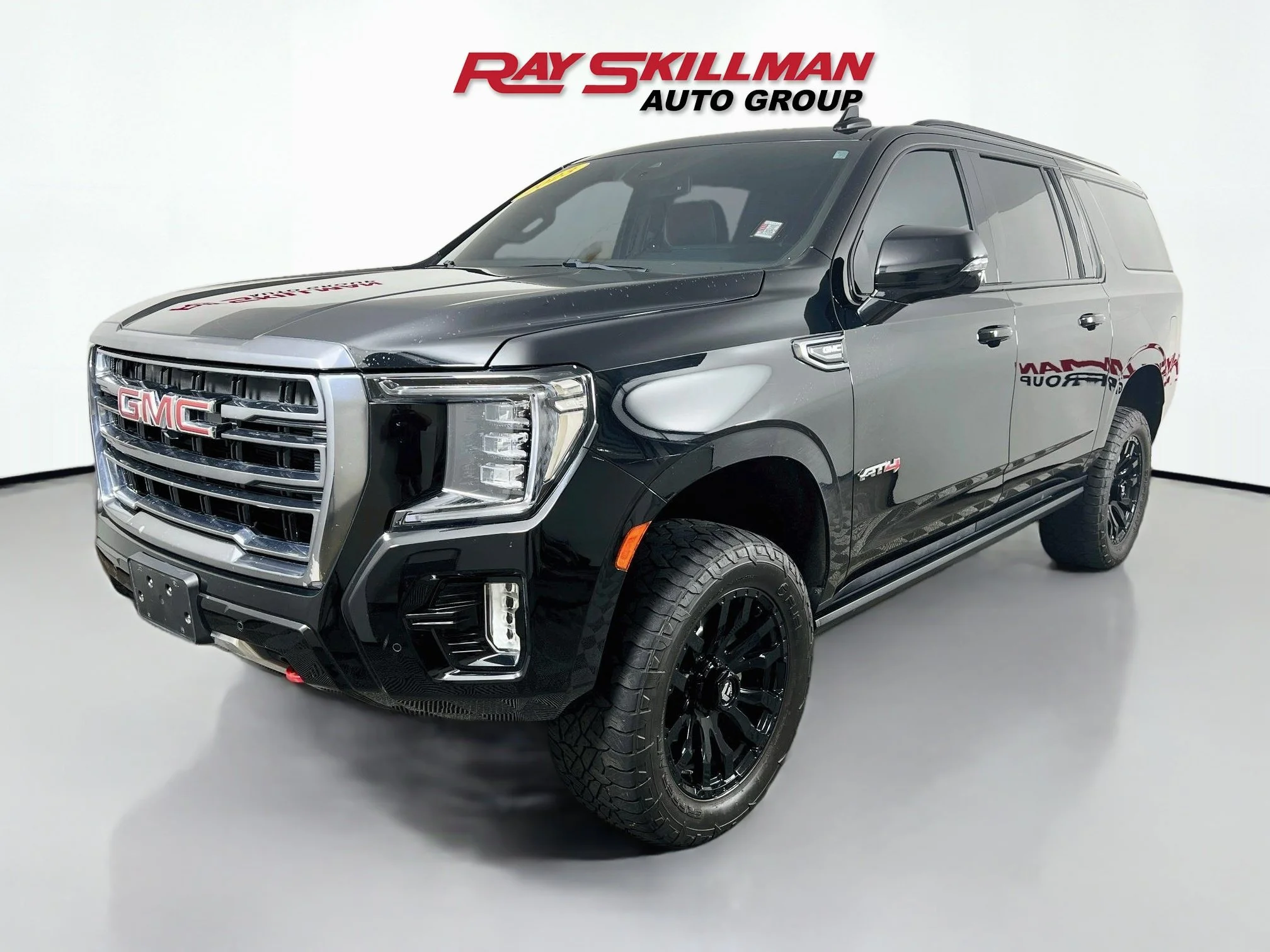 Used 2023 Onyx Black GMC AT4 image 3