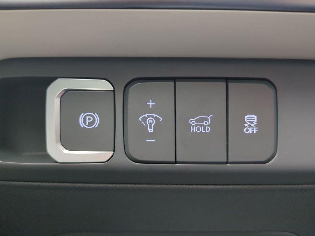 New 2026 White Hyundai SEL FWD image 29