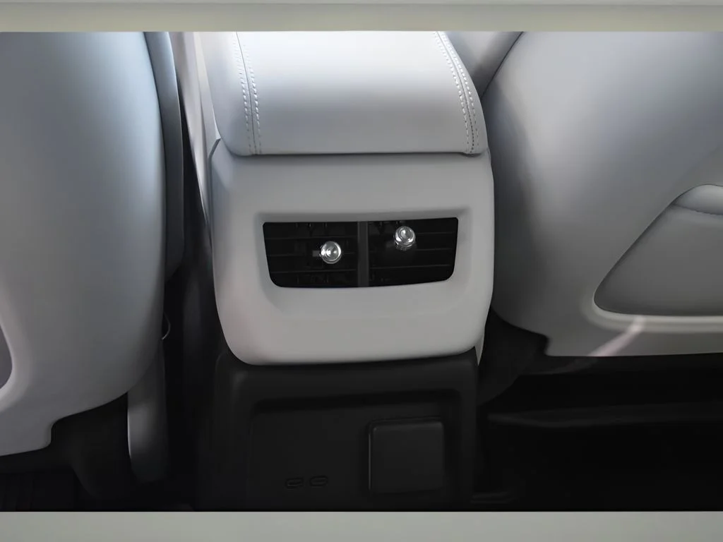 2026 Cadillac OPTIQ Luxury - Photo 15