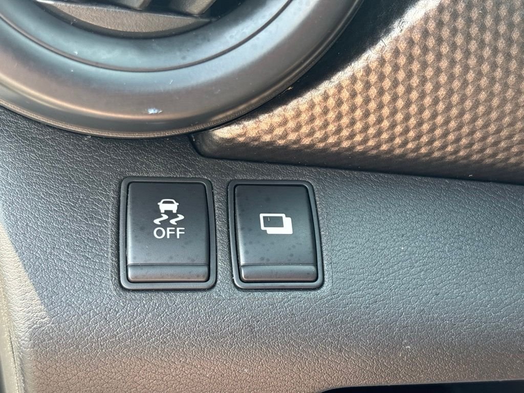 Used 2018 Silver Nissan S image 19