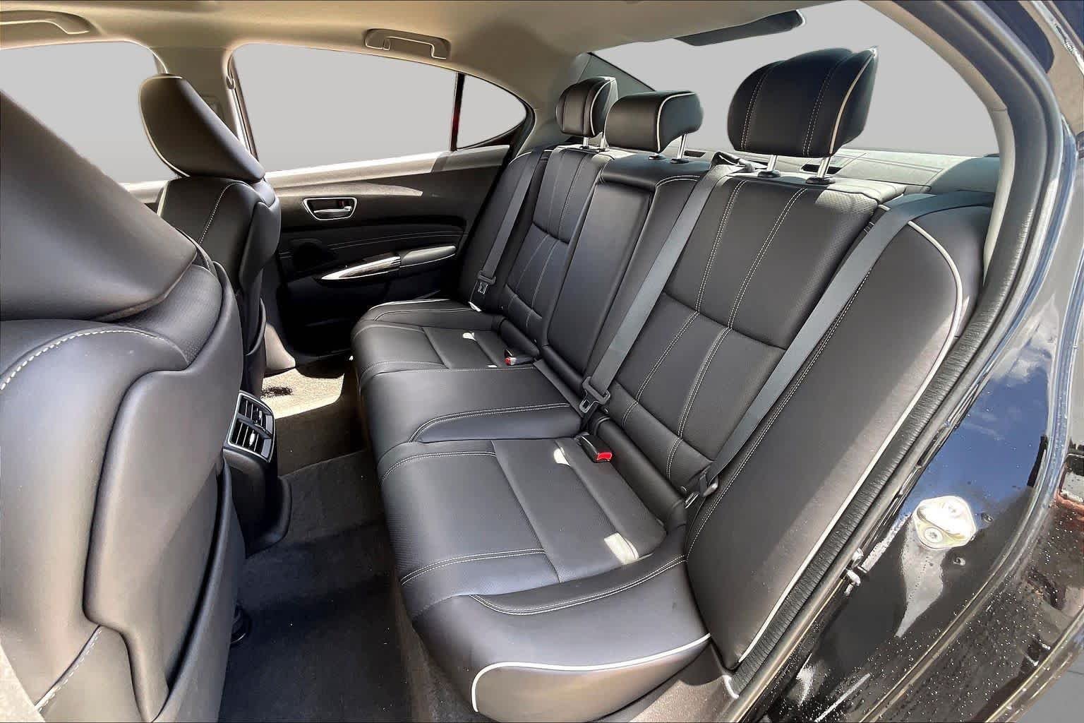 Used 2018 Crystal Black Pearl Acura w/Technology Pkg image 19