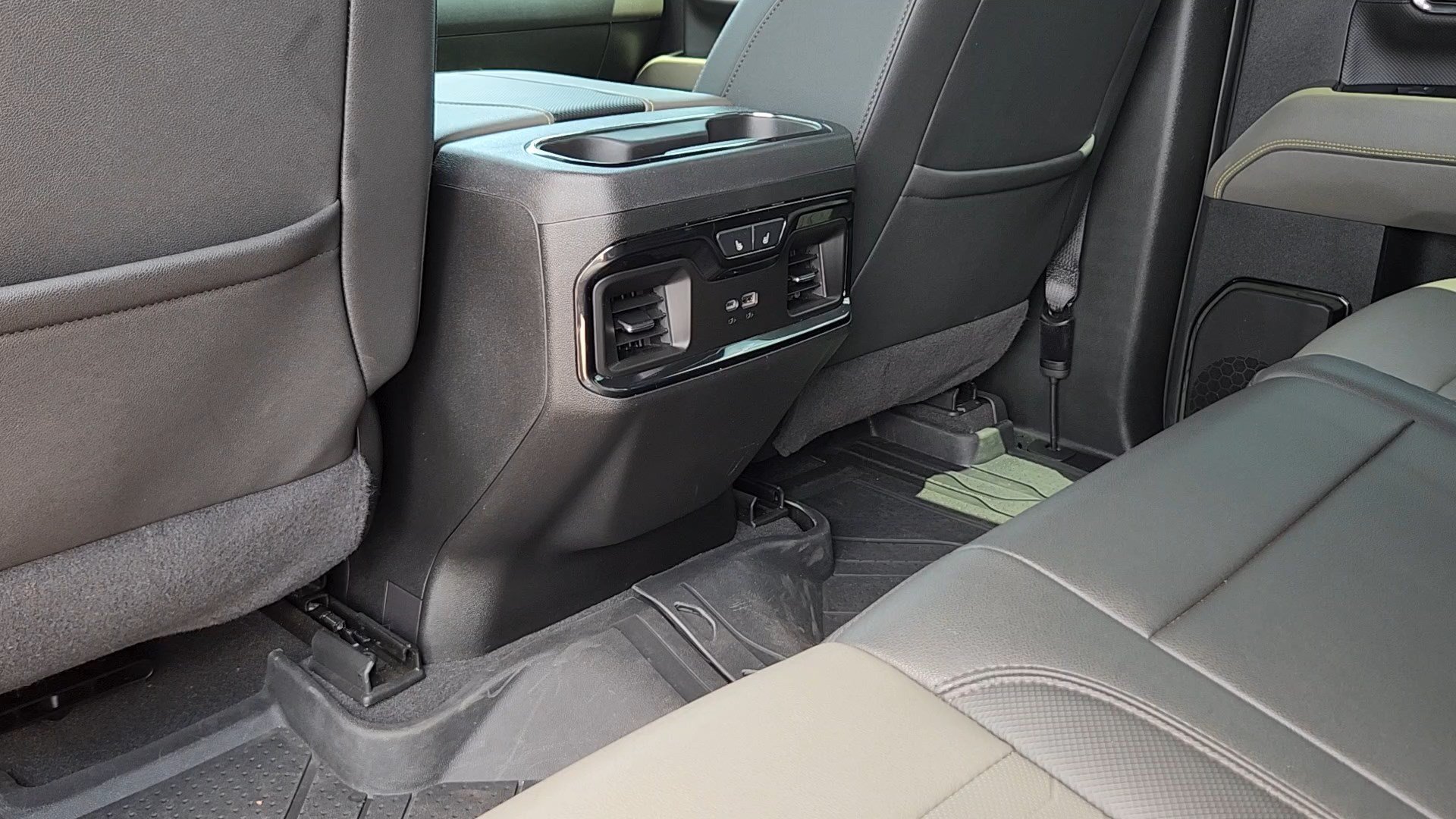 2024 Chevrolet Silverado 2500HD ZR2 - Photo 17