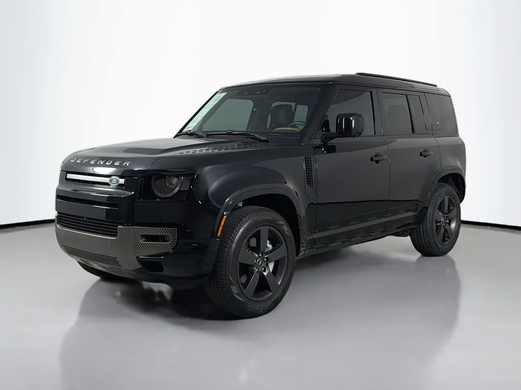 Used 2024 Black Land Rover X-Dynamic SE image 1