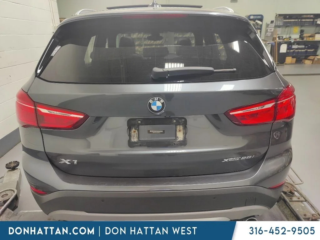 Used 2019 Gray BMW xDrive28i image 6