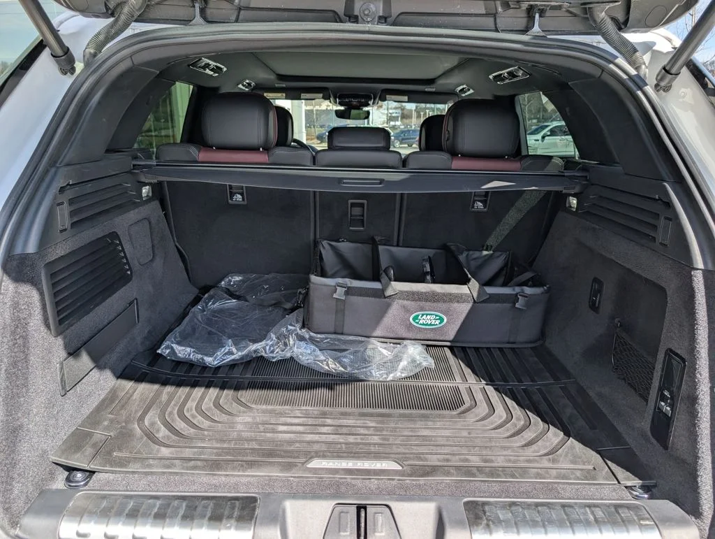 Certified Used 2024 White Land Rover Dynamic SE image 25