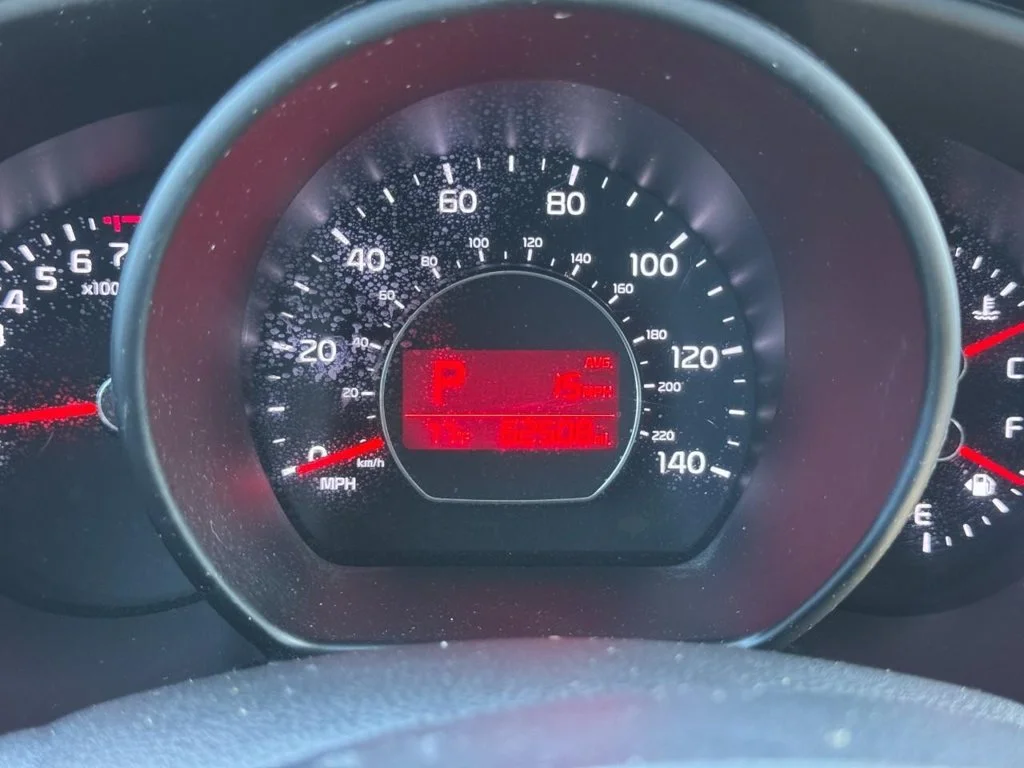 Used 2014 Yellow Kia Plus image 21