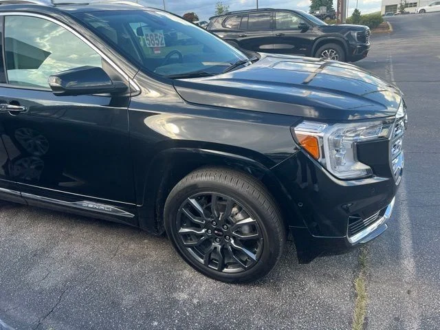 Used 2024 Black GMC Denali image 2