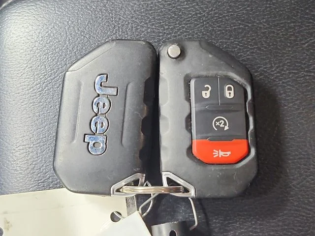 Used 2018 Gray Jeep Unlimited Sahara image 12