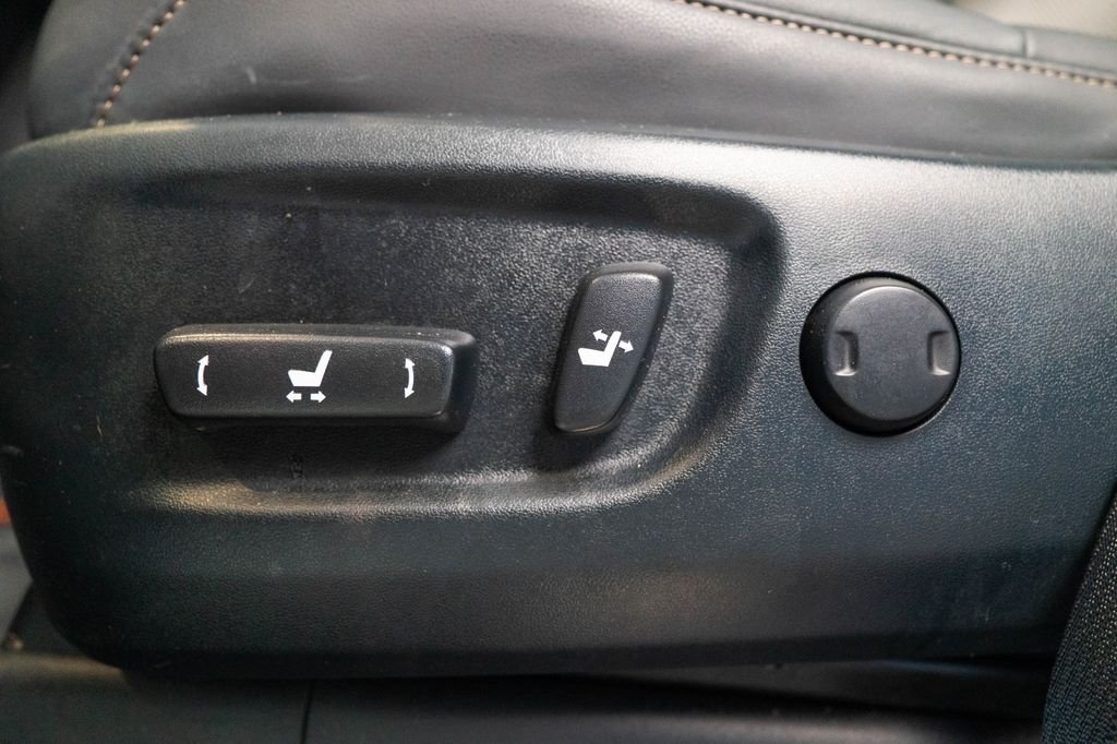 Used 2022 Black Lexus 460 image 21