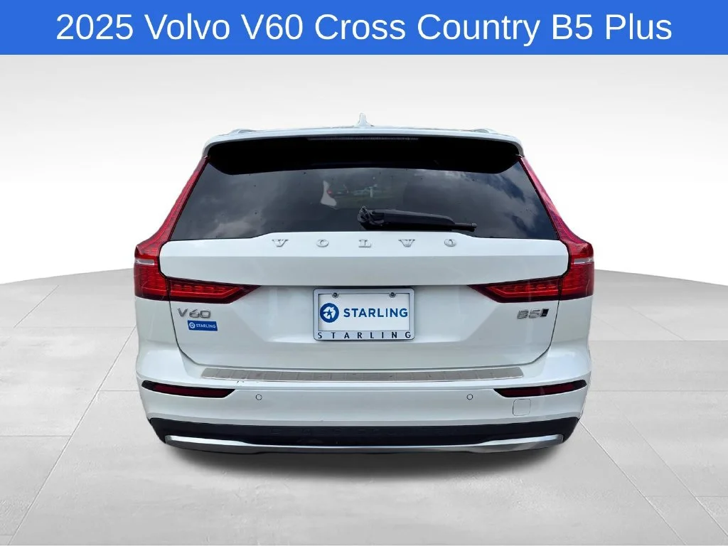 Used 2025  Volvo Plus image 8