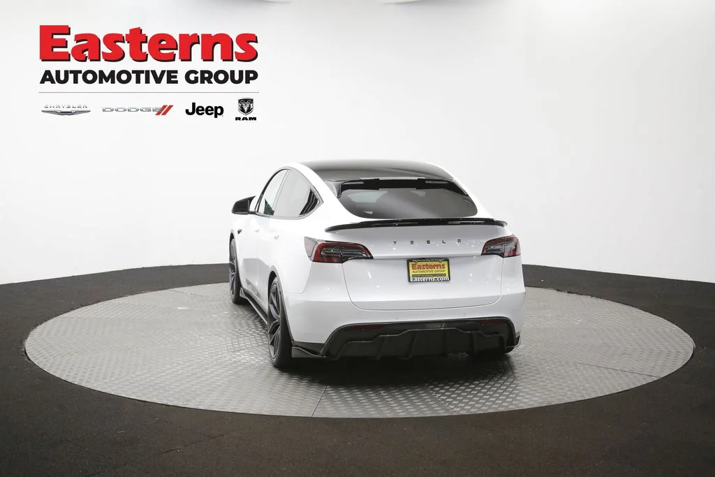 Used 2022  Tesla Performance image 31