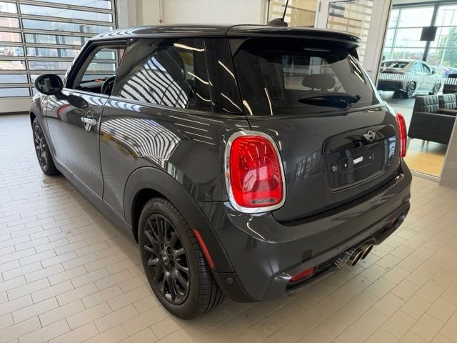 Used 2018 Gray MINI Base image 7