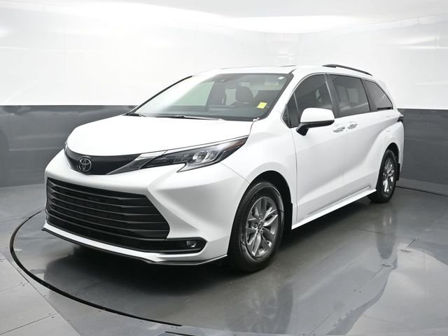 Used 2026 Beige Toyota XLE image 3