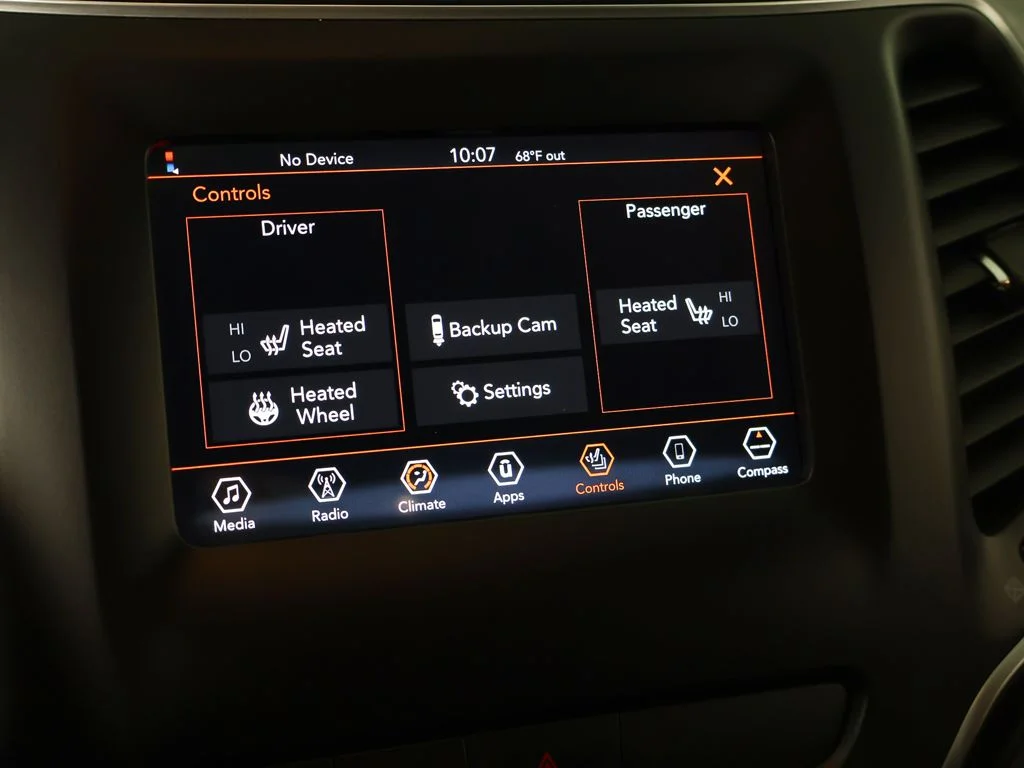 Used 2019 Gray Jeep Latitude Plus image 45