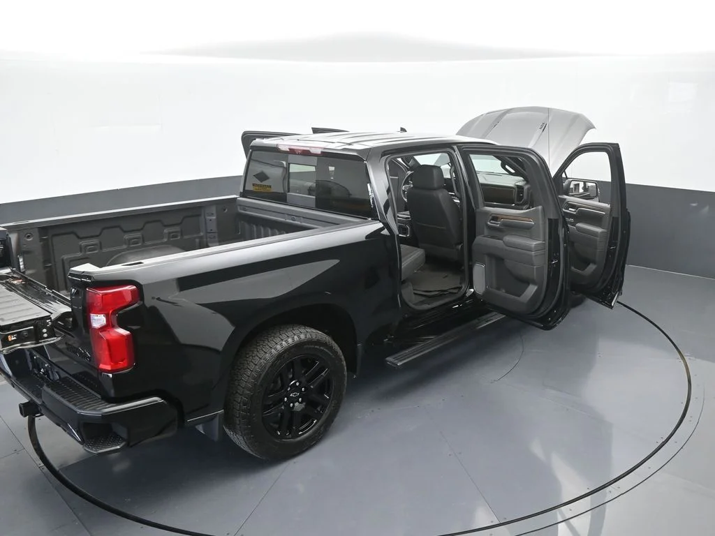 Used 2026 Black Chevrolet High Country image 78