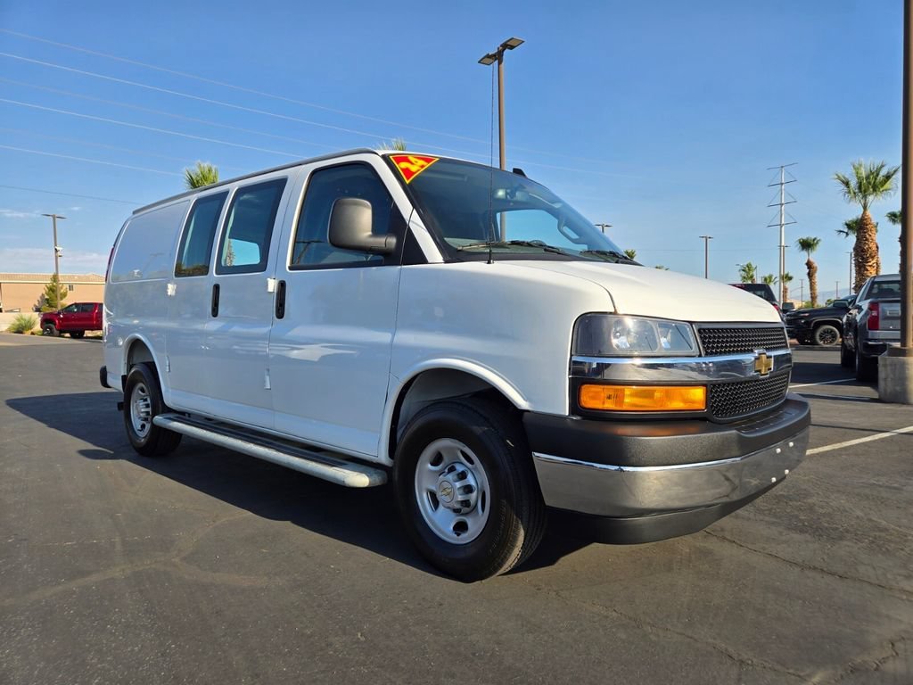 2024 Chevrolet Express 2500 Work Van HD's photo