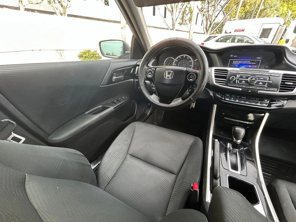 Used 2016 Gray Honda LX image 9