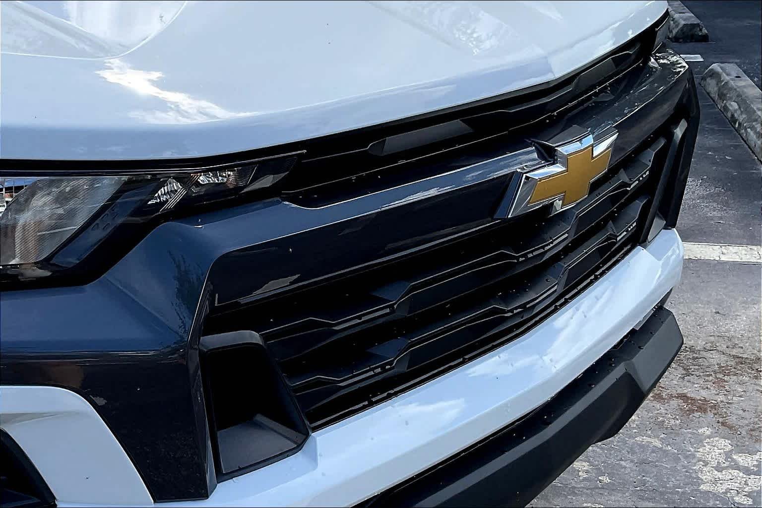 2024 Chevrolet Colorado LT - Photo 29