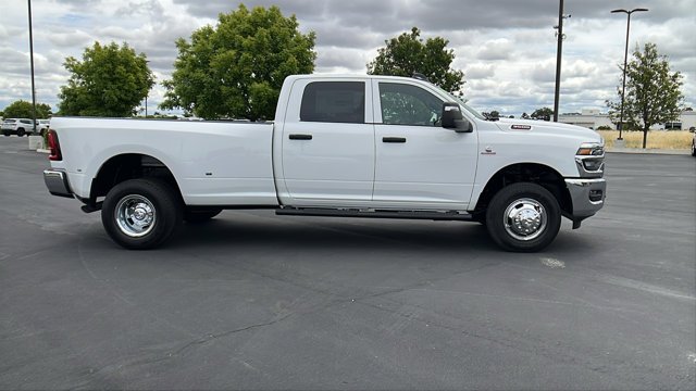 New 2026 Bright White Clear-Coat Exterior Paint RAM Tradesman image 2