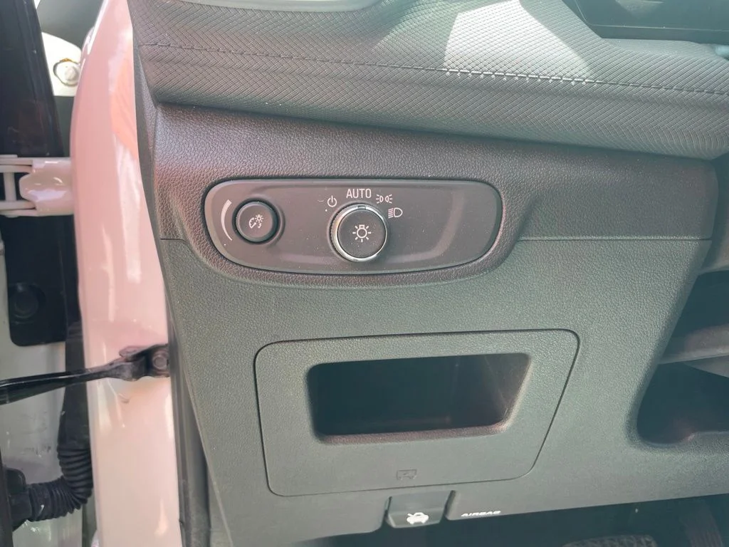 Used 2026 White Chevrolet LT image 17