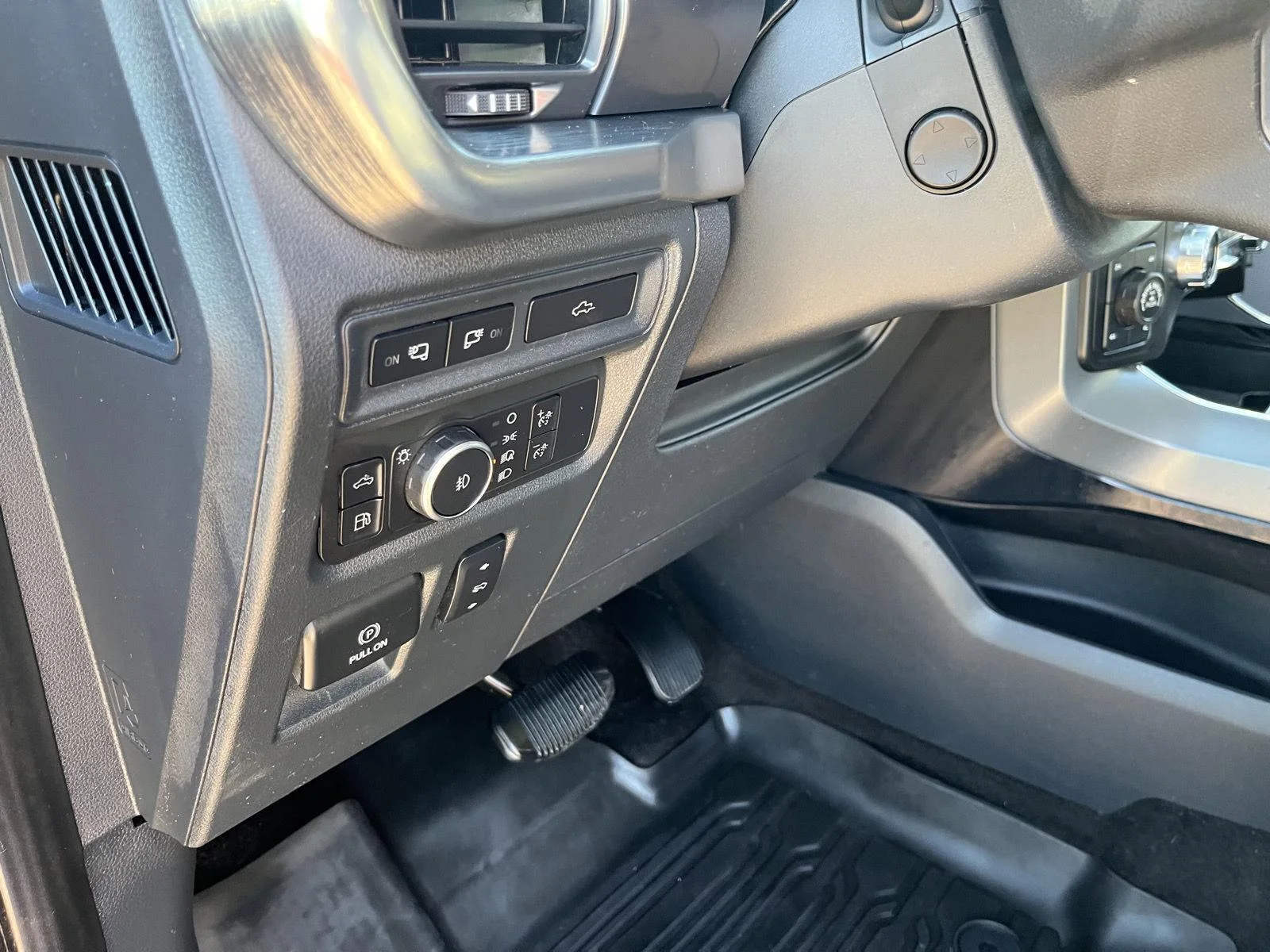 2021 Ford F-150 Lariat - Photo 16