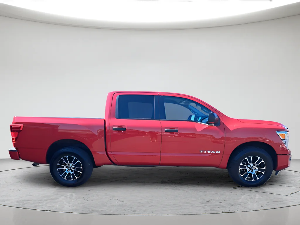 Used 2022 Red Nissan SV image 2
