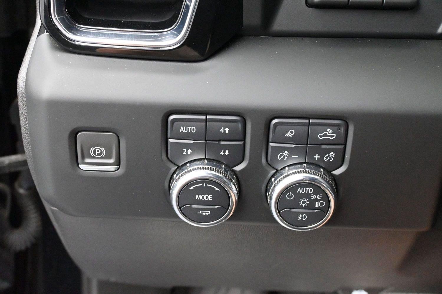 Used 2024 Onyx Black GMC Denali image 24