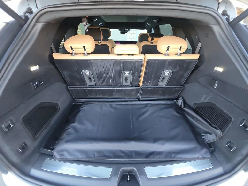 Used 2025 Summit White Cadillac Sport 2 image 17