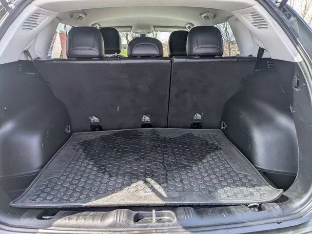 Used 2017 Green Jeep Latitude image 22