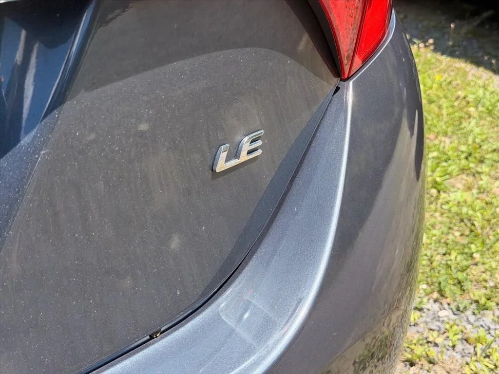 Used 2018 Gray Toyota LE image 22