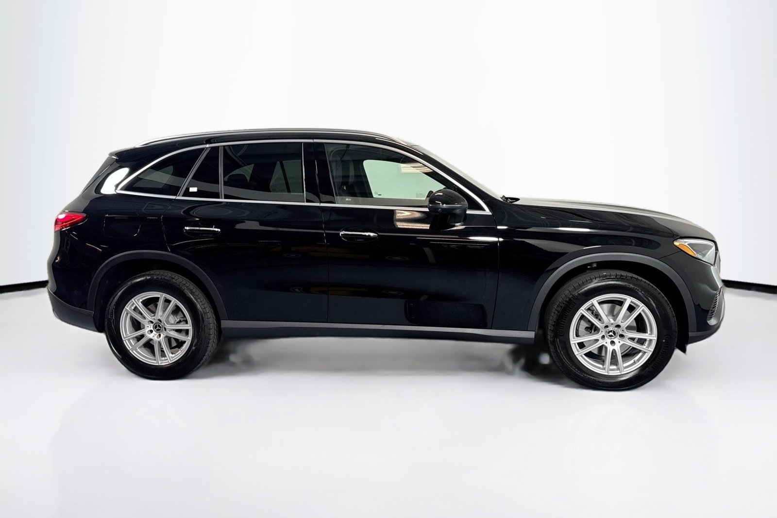 New 2026 Black Mercedes-Benz GLC 300 image 4