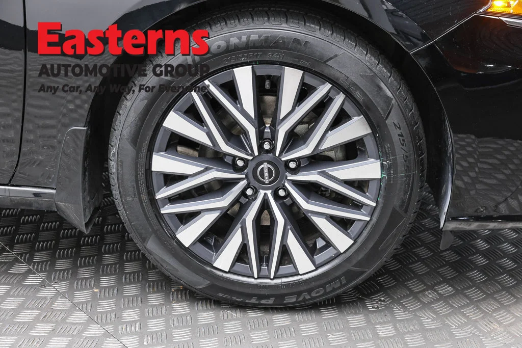 Used 2024 Black Nissan 2.5 SV image 31