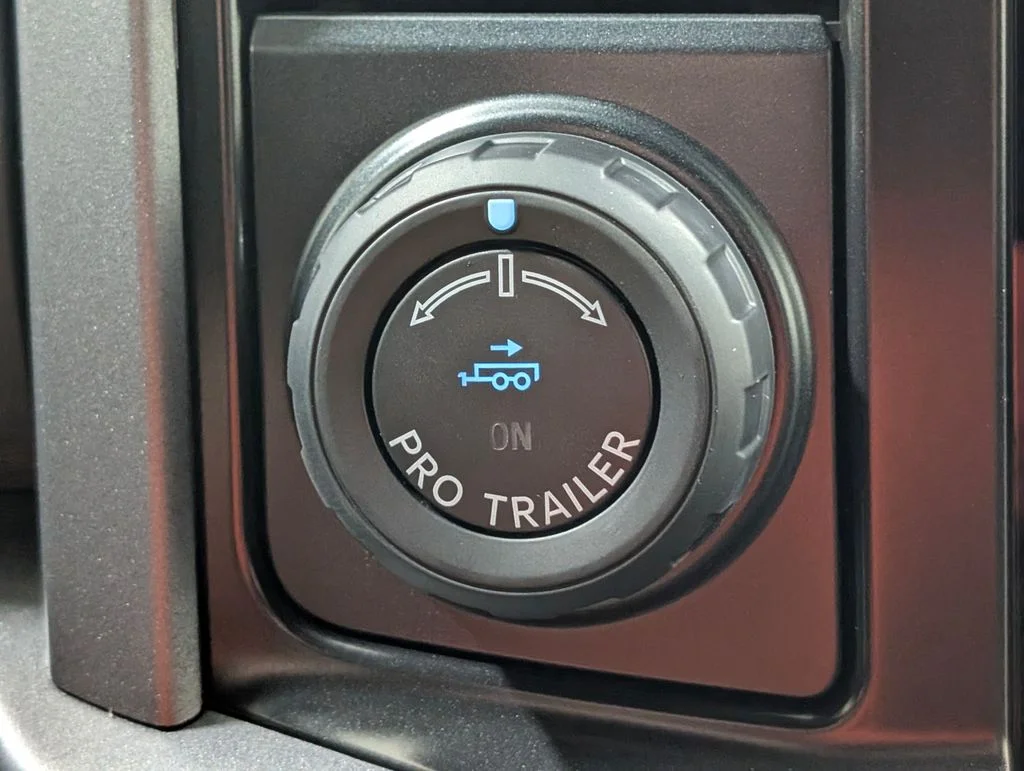 New 2026 Carbonized Gray Metallic Ford XLT image 6