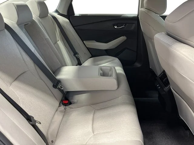 New 2026 Platinum White Pearl Honda SE image 27