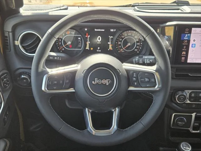 New 2026 Goldilocks Exterior Paint Jeep Sahara image 15