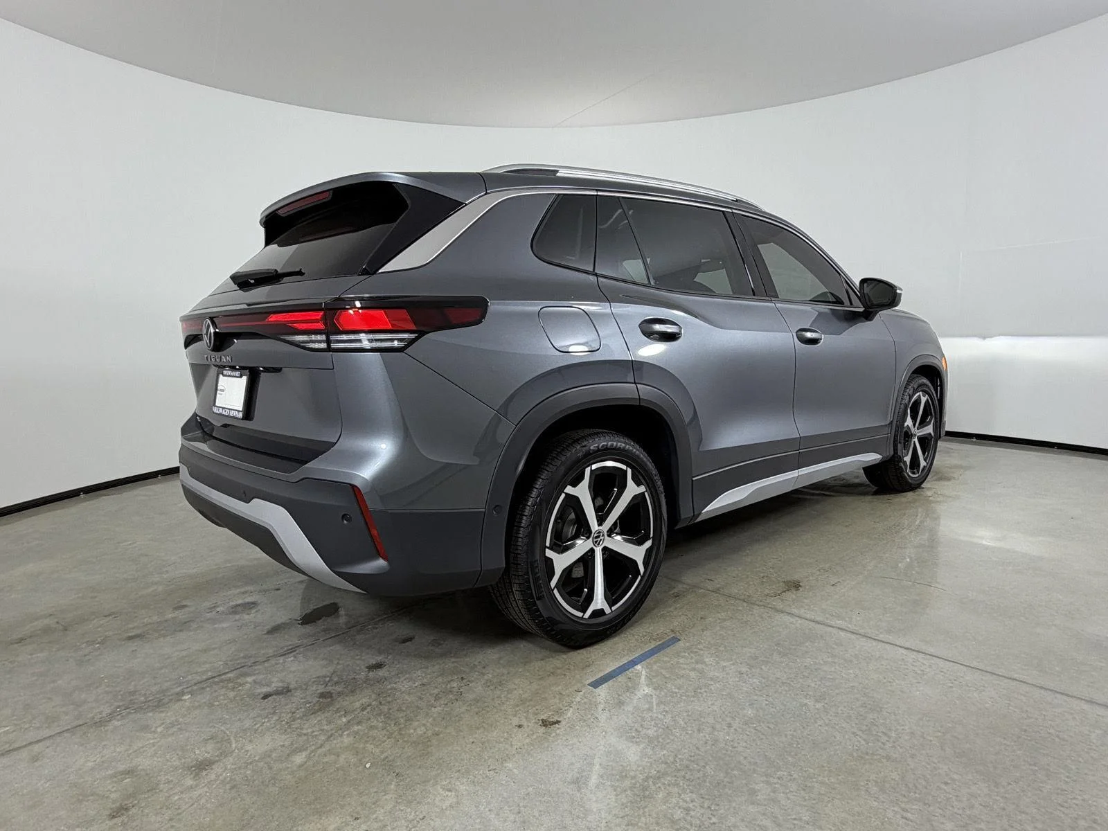 New 2026 Platinum Gray Metallic Volkswagen SE image 5